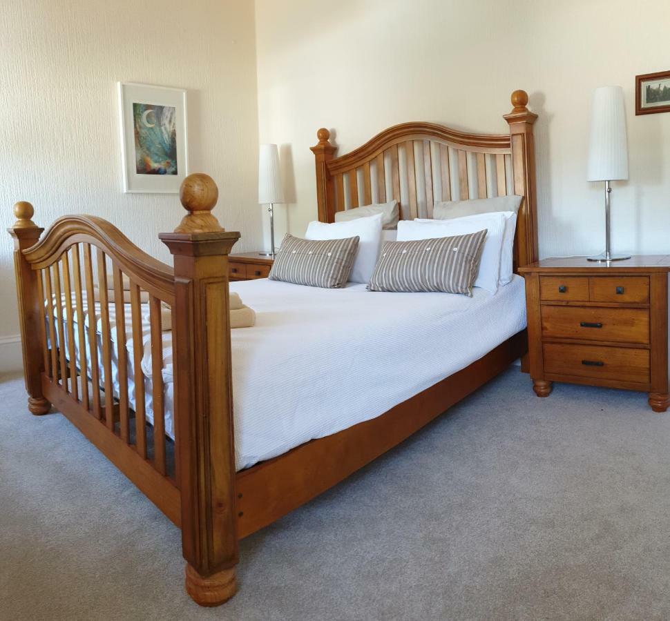 ラーグス The Old Rectory Bed & Breakfast エクステリア 写真